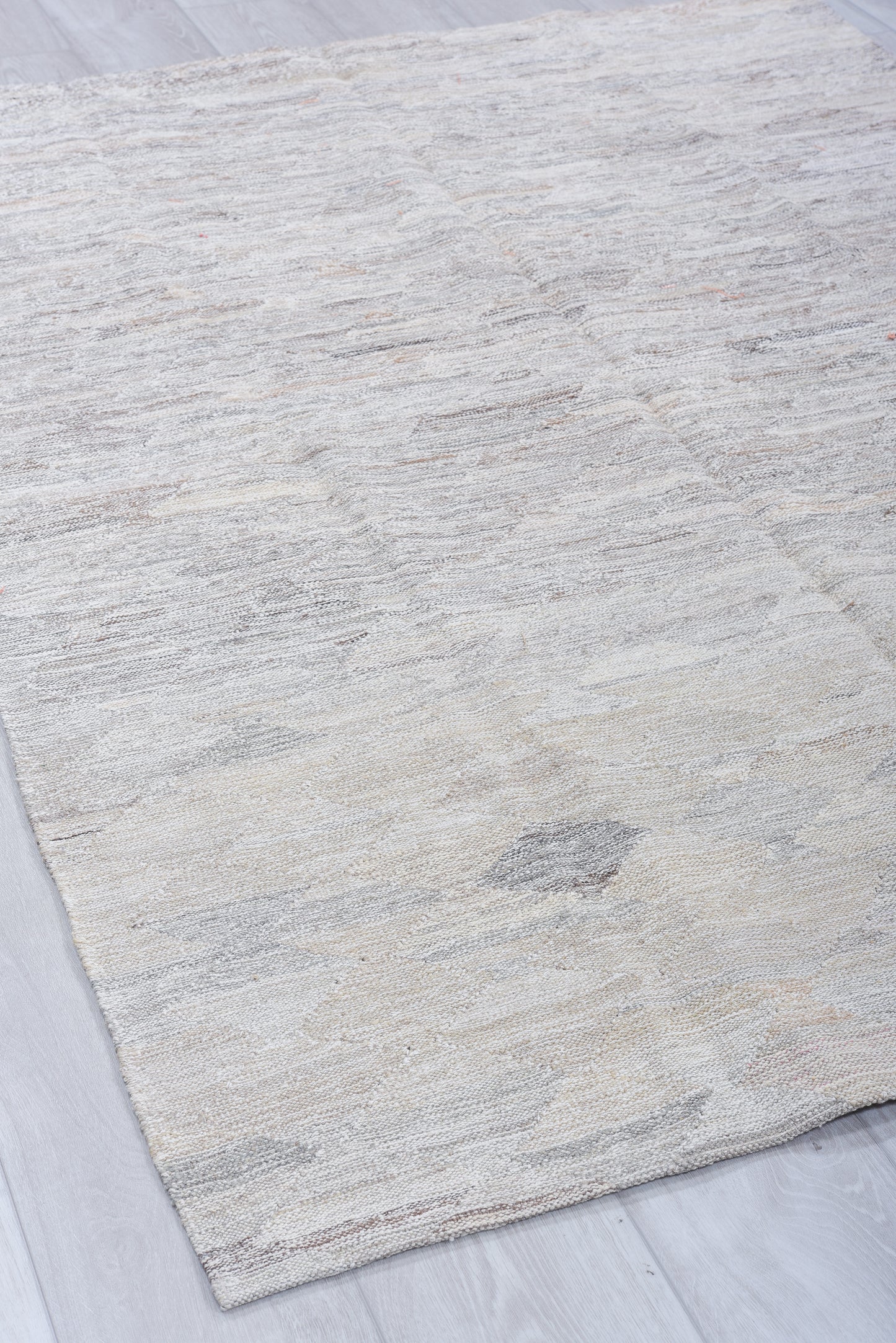 Modern Kilim flat weave | 5 x 7 | Area Rug | tribal design | Light Gray, White, Beige | hand woven (3333)
