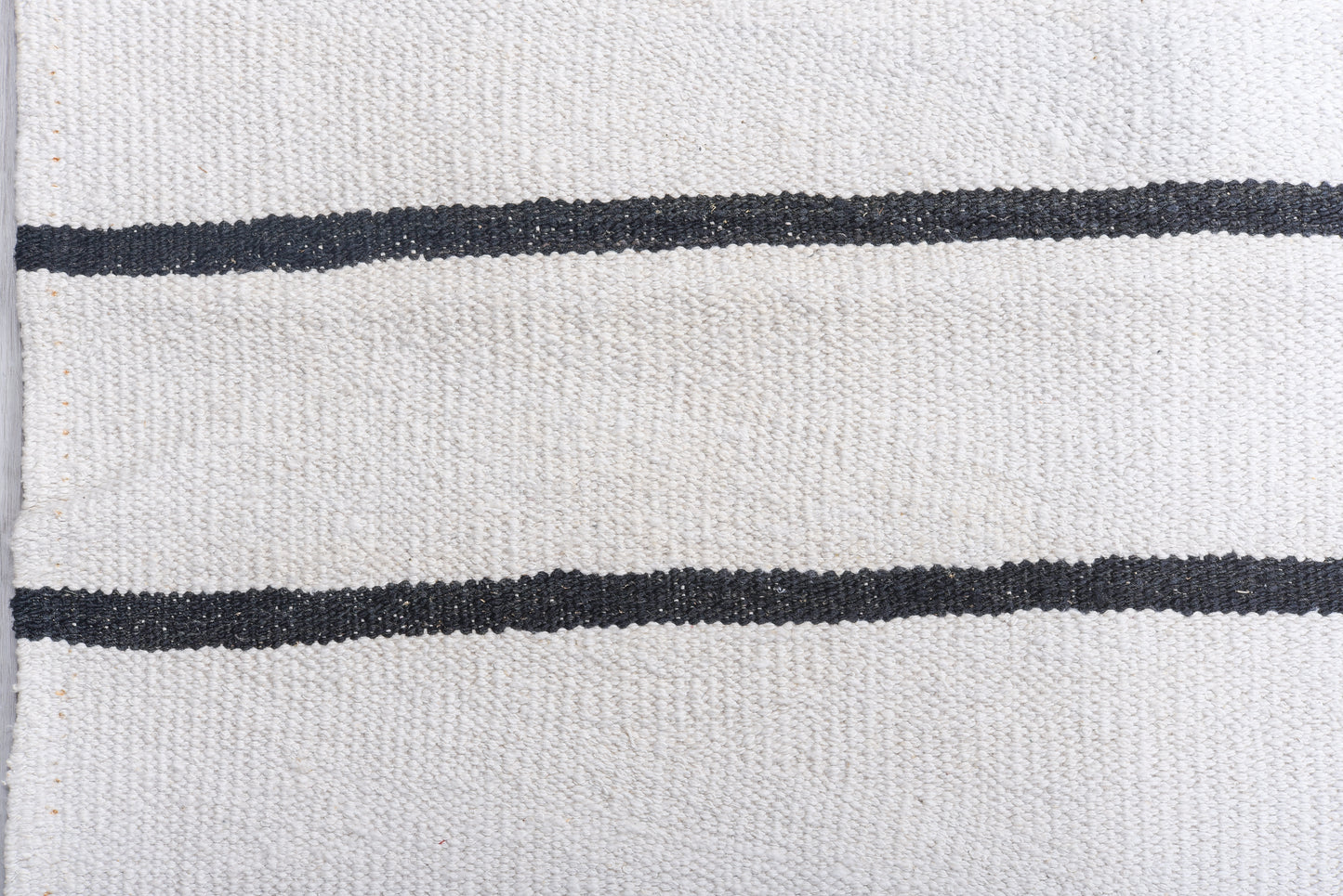 Modern Kilim flat weave | 13 x 19 | Area Rug | tribal design | White, Black | hand woven (3408)