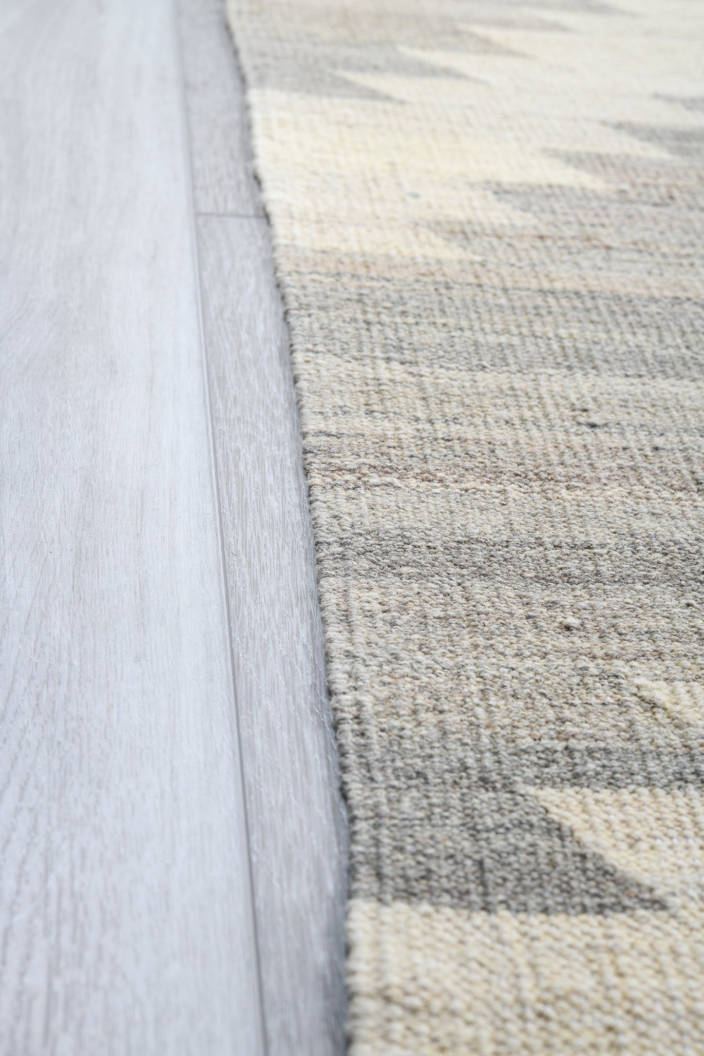 Modern Kilim flat weave | 13 x 16 | Area Rug | tribal design | Beige, Gray | hand woven (4080)