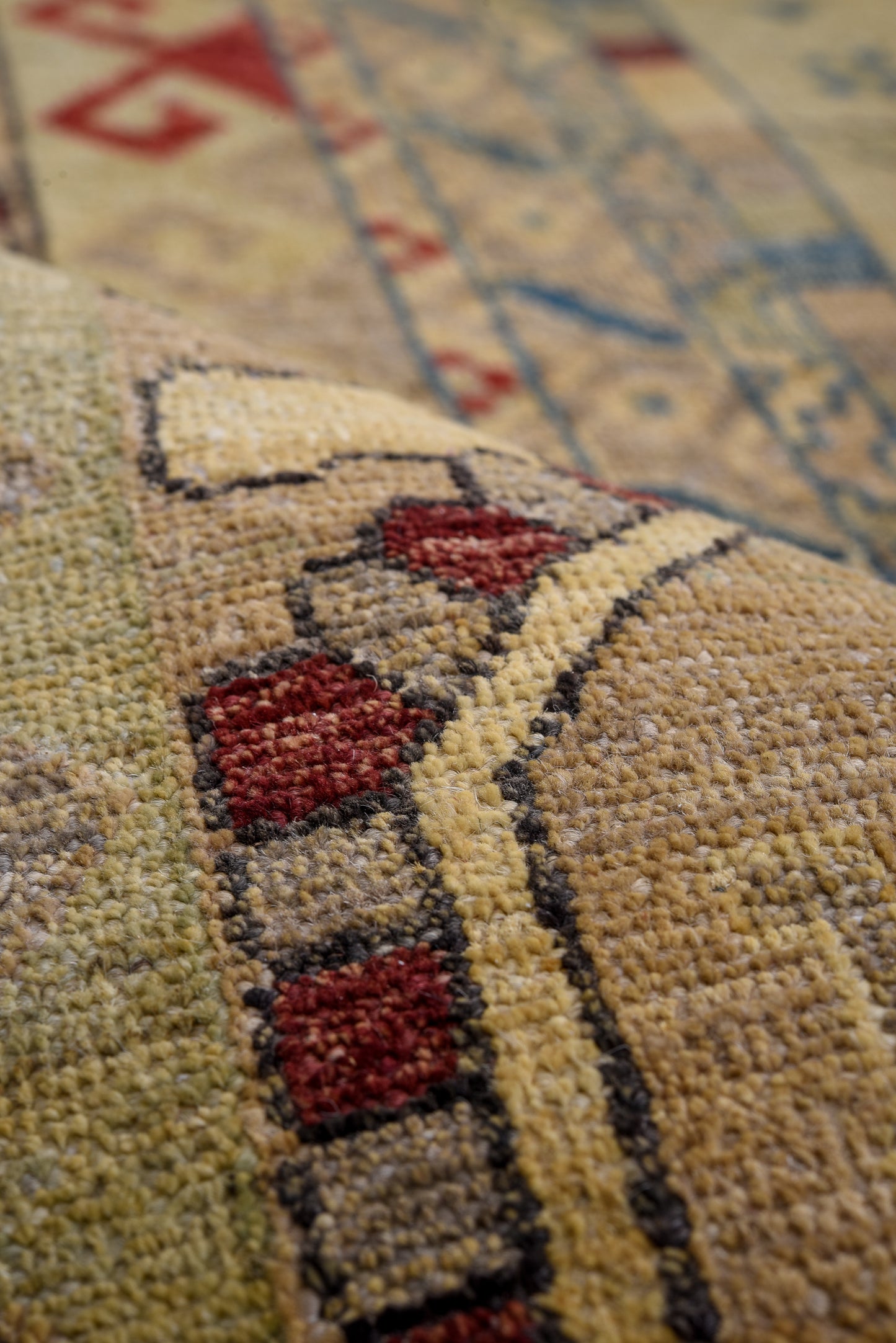 Golden shade 13'2" x 16'2" Timori rug (4713)