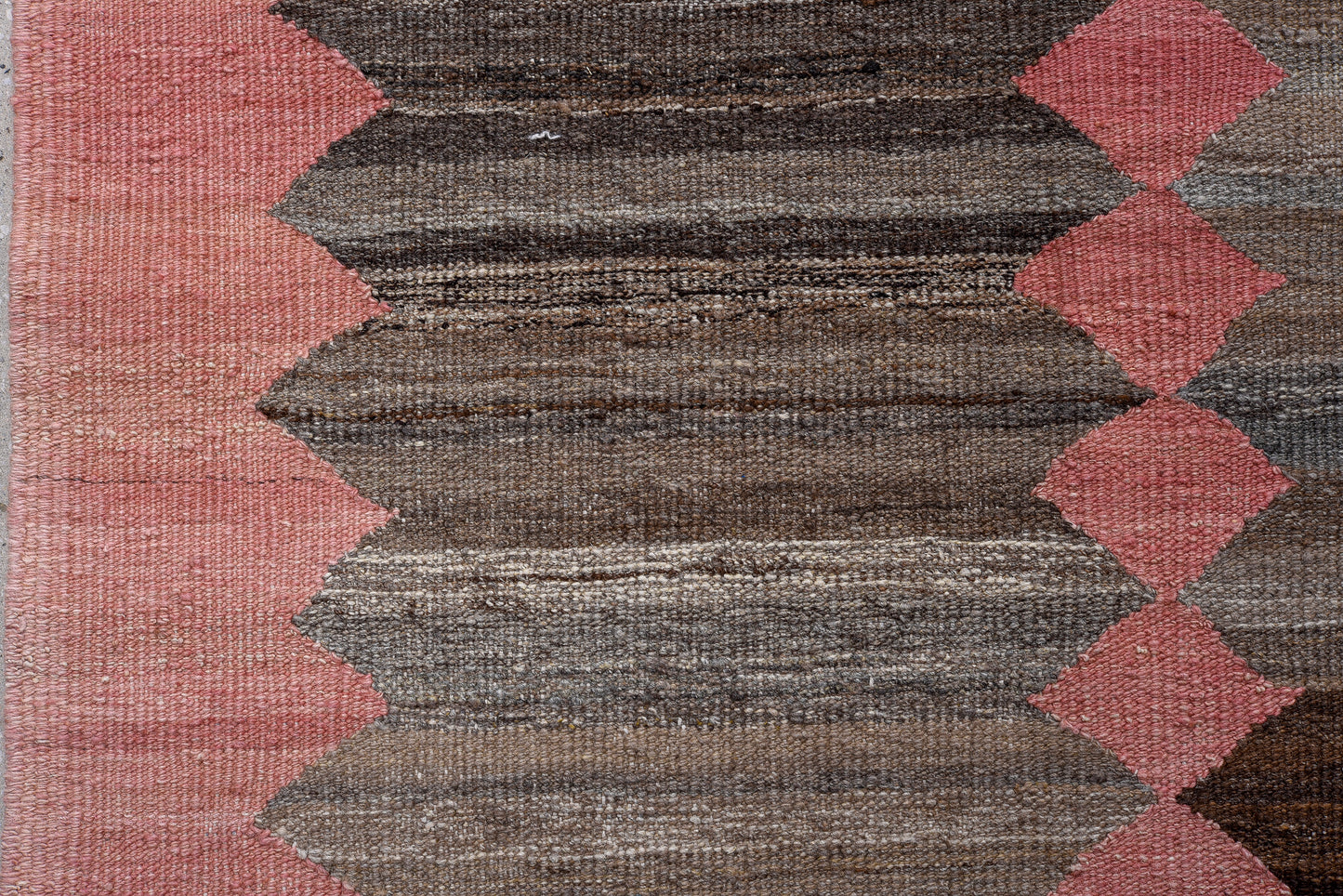 Modern Kilim flat weave | 11 x 16 | Area Rug | tribal design | pink, brown, beige, grey | hand woven (5033)