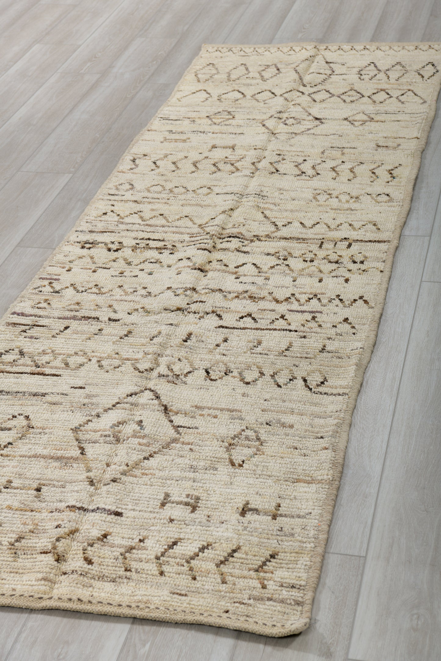 Moroccan Runner 3 X 10 |100 % Wool | Hand knotted | beige, brown design runner (3098)